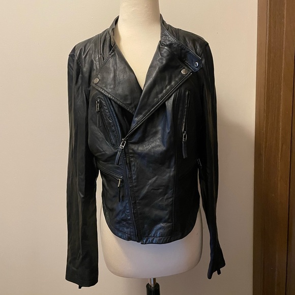 Zara Basic Leather Jacket - Picture 2 of 10